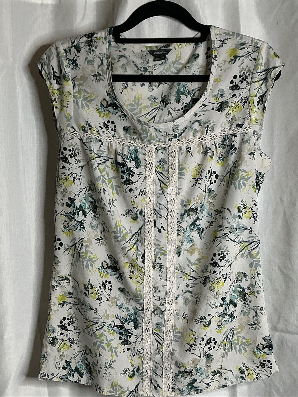Eddie Bauer White Floral Lace-Trim Short Sleeve Blouse